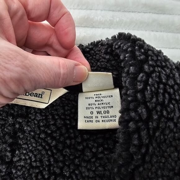 L.L.Bean Women’s Medium Black Faux Suede Sherpa Lined Button Vest - Picture 5 of 8